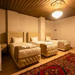 Hotel Stone House *