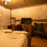 Hotel Stone House