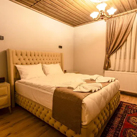 Stone House Hotel *