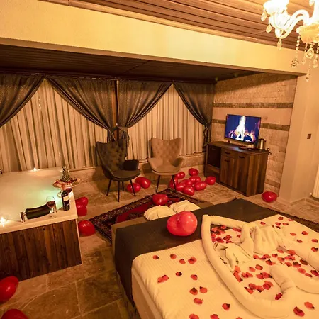 Stone House 호텔 어굽